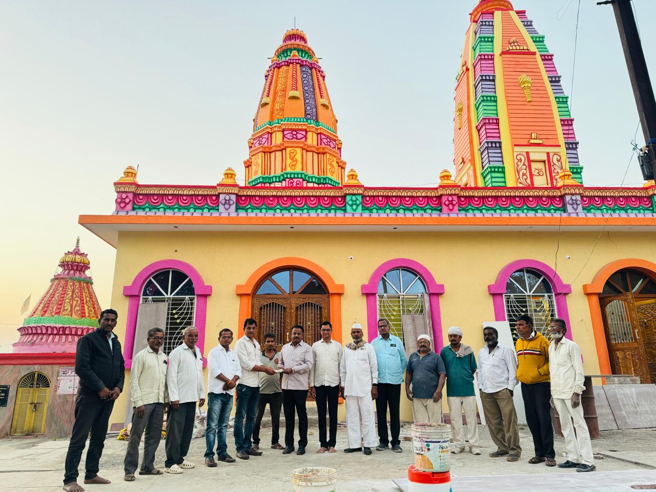 डाबली येथील धार्मिक स्थळ मारुती मंदिर नूतनीकरणासाठी लोकवर्गणी जमा करण्यात आली 