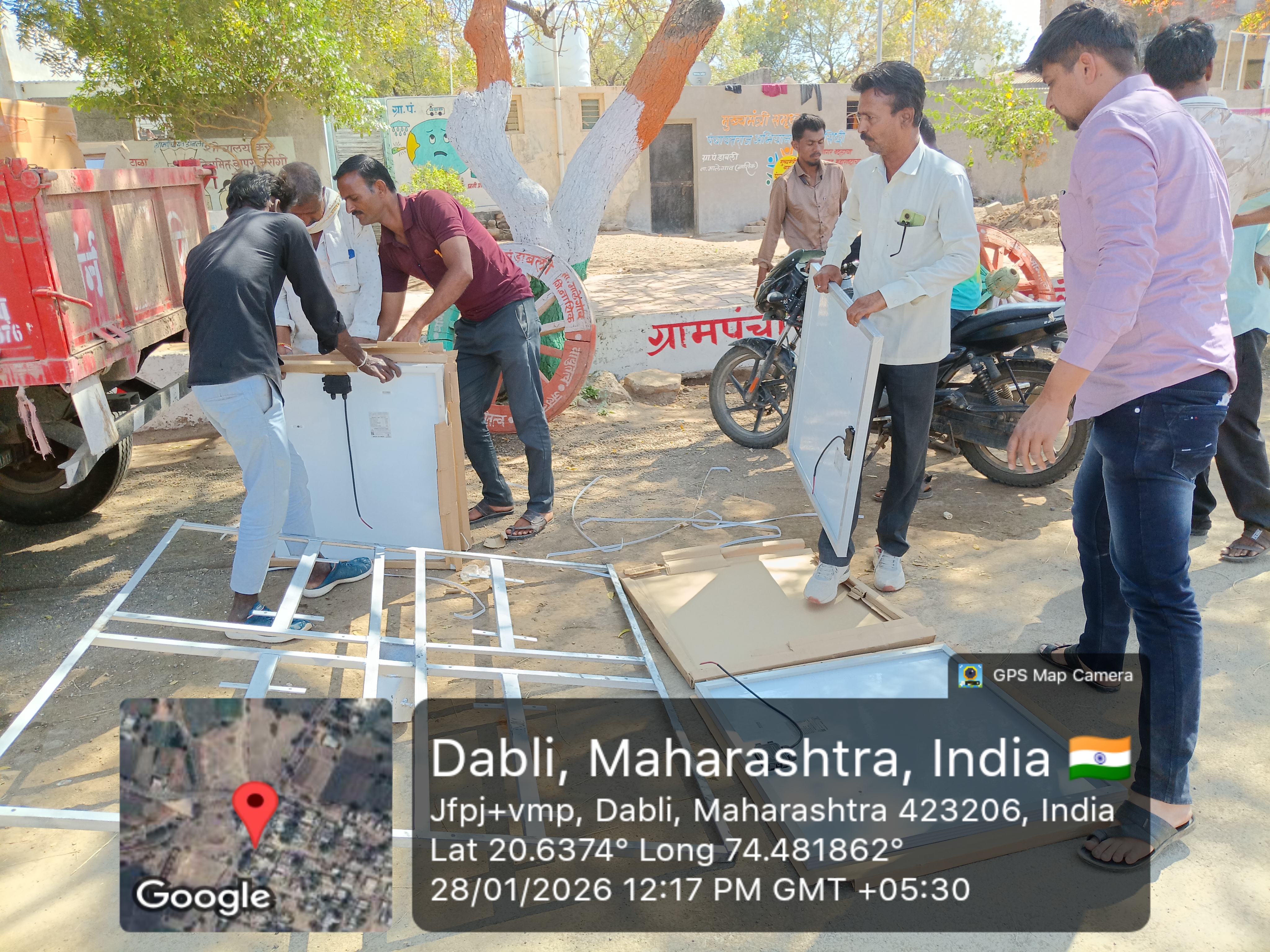 मुख्यमंत्री समृद्ध पंचायतराज अभियान अंतर्गत सोलर हायमास्ट चे काम करण्यात आले