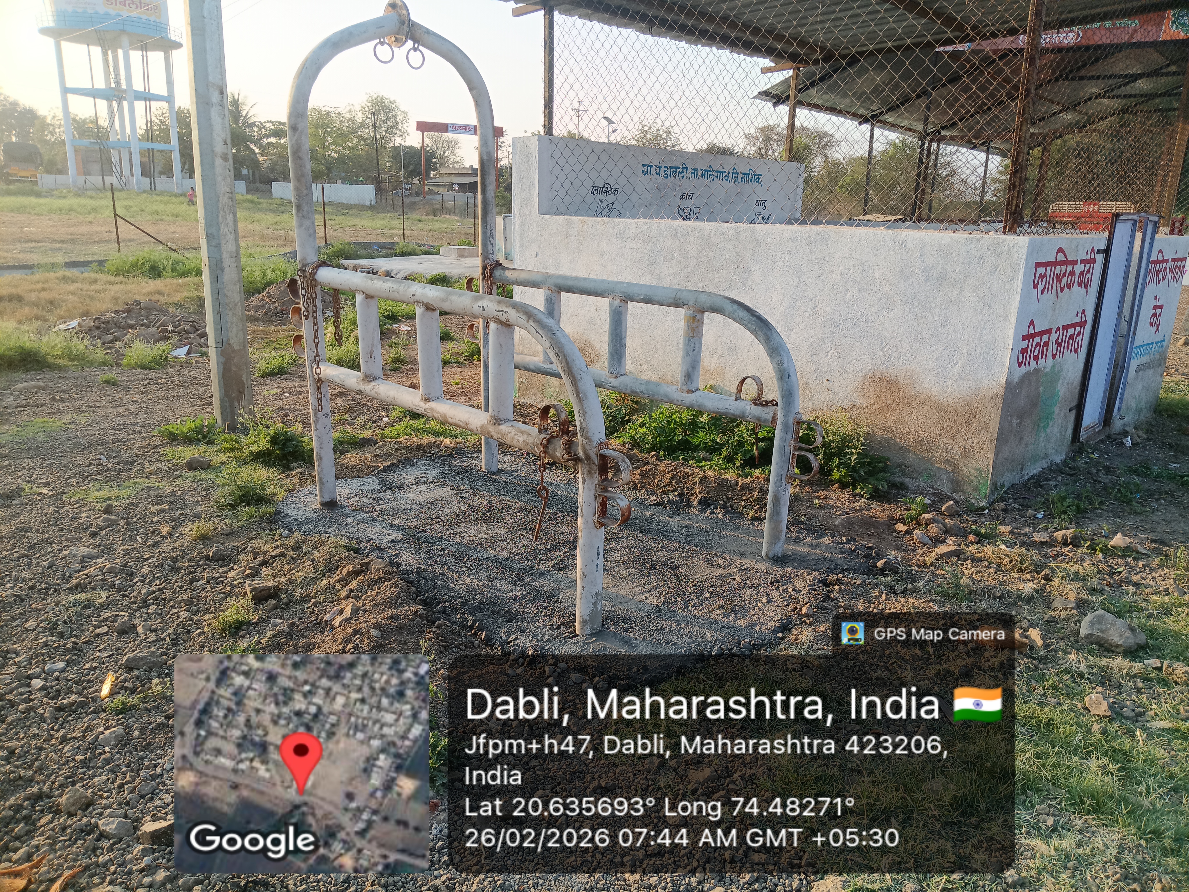  मुख्यमंत्री समृद्ध पंचायतराज अभियान अंतर्गत गावात गुरांसाठी खोडा बसविण्यात आला