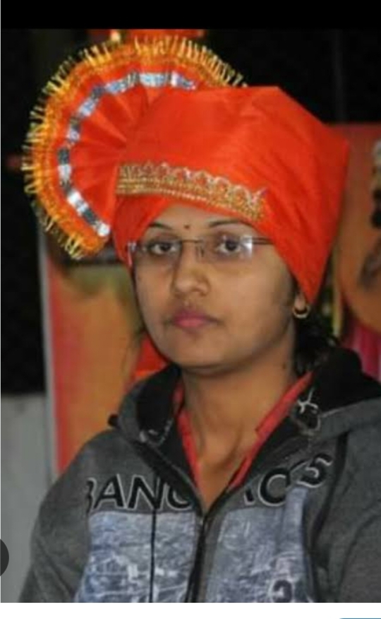 मा. वर्षा फडोळ